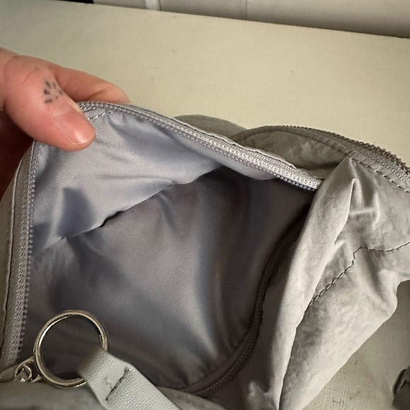 Lululemon crossbody bag - Picture 4 of 10
